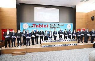 Şahinbey Belediyesi’nden dev projeye tablet desteği
