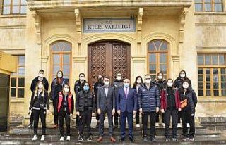 Sakaryalı Voleybol takımında Vali Soytürk’e...