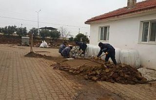 Salihli Belediye ekipleri, dağ bayır çalışıyor