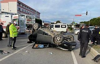 Samsun’da otomobil takla attı: 2 yaralı