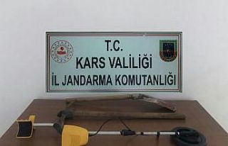 Sarıkamış’ta defineciler suçüstü yakalandı