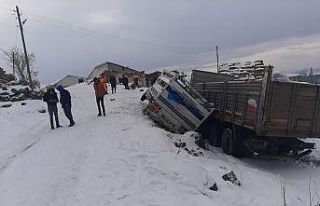 Sarıkamış’ta kar yağışı beraberinde kaza...