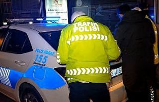 Silahlı, alkollü ve ehliyetsiz sürücü bekçilerden...