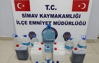 Simav’da 53 litre kaçak içki yakalandı