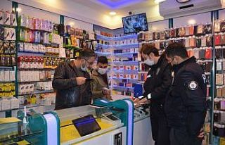 Sinop’ta bulunan şüpheli telefon polise teslim...