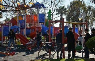 Sinop’ta parklar cıvıl cıvıl