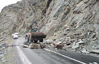 Şırnak’ta heyelan: Kaya parçalarının düştüğü...