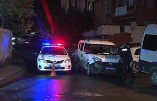 Şişli’de evde başlayan silahlı kavga sokakta...