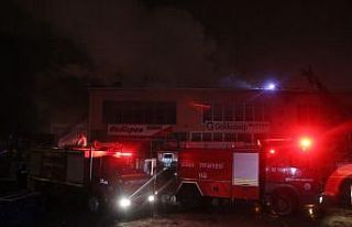 Sivas’ta sanayi sitesinde korkutan yangın, 4 iş...