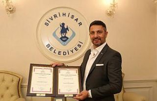 Sivrihisar dövme sucuğu ve höşmerim tatlısı...