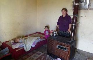Sokağa atıldılar, kapısız penceresiz tek odalı...