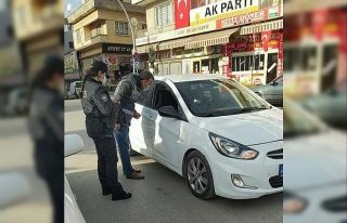 Sokağa çıkma kısıtlamasında polis denetimi
