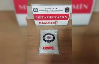 Sokağa çıkma kısıtlamasında uyuşturucu madde...