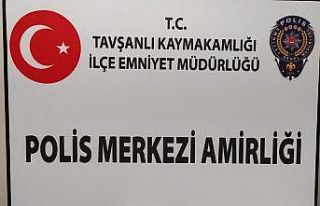 Sokağa çıkma kısıtlamasında uyuşturucu madde...