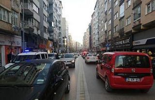 Sokağa çıkma yasağı öncesi yoğun trafik