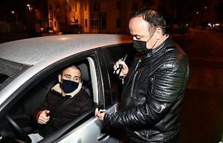 Sokak kısıtlaması başladı, polisler denetimde
