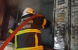 Söke’de metruk evde yangın çıktı