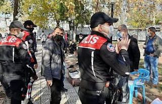 Sosyal mesafeye uymayanlara polis uyarısı