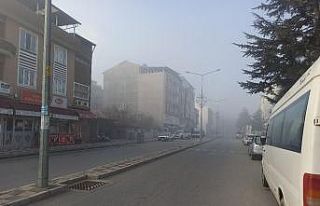 Şuhut’ta sisli hava etkili oldu
