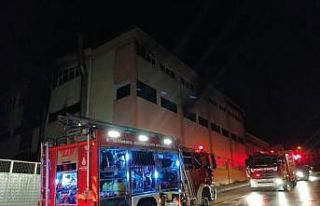 Sultanbeyli’de 3 katlı fabrikada gece yarısı...