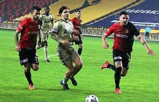 Süper Lig: Gaziantep FK: 2 - Fenerbahçe: 1 (İlk...