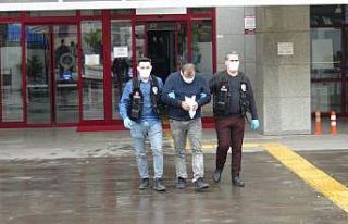 Şüphe üzerine durdurulan otomobilde uyuşturucu...