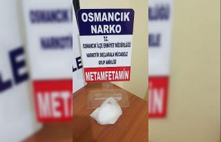 Şüphe üzerine durdurulan şahıslardan uyuşturucu...