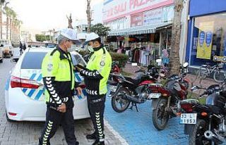 Şüphe üzerine incelenen motosikletin plakası sahte...