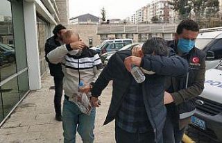 Şüpheli araçtan kokain ele geçirildi: 3 gözaltı