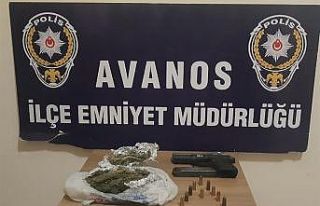 Şüpheli araçtan tabanca ve uyuşturucu ele geçirildi