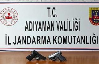 Şüpheli şahıs 2 tabancayla yakalandı
