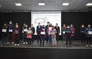 Tabletler Havran’da öğrencilere dağıtıldı