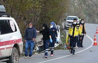 Takla attığı araçtan burnu bile kanamadan kurtuldu