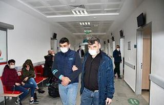 Tamire bırakılan otomobili soymak isterken suçüstü...