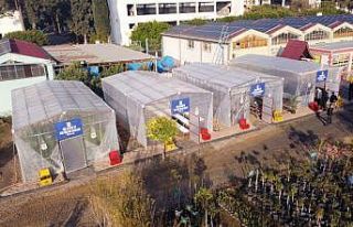 Tarsus Belediyesi, geri dönüşüm malzemelerinden...