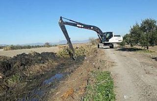 Taşkına neden olan dere temizlendi