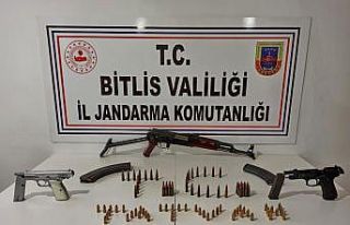 Tatvan’da silah ve mühimmat ele geçirildi