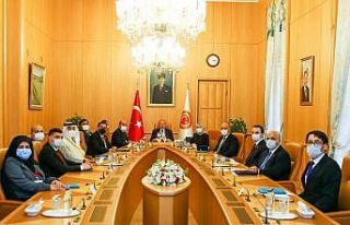 TBMM Başkanı Mustafa Şentoph, APA Başkanlık divanı...