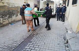 Tek başına yaşayan yaşlı adam evinde ölü bulundu