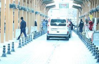 Tente üzerinde intihara teşebbüs eden şahsı polis...