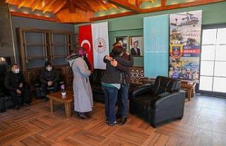 Teslim olan PKK’lı ailesiyle buluştu