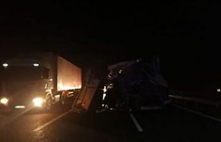 Tır başka tıra çarptı: 1 ölü