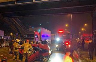 TIR’a arkadan çarparak takla atan araç hurdaya...