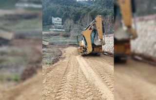 Toroslar’ın yaylalarında yol çalışmaları aralıksız...