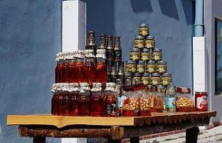 Torunları yesin diye ürettiği siyez ezmesi sevilince,...