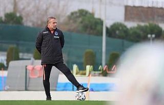 Trabzonspor’da gözler Süper Lig’e ve ara transfere...