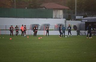 Trabzonsporlu futbolcular ’Irkçılığa hayır’...