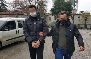 Tüfekle amcasını vurdu