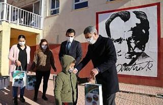Tunceli’de ihtiyaç sahibi öğrencilere tablet...