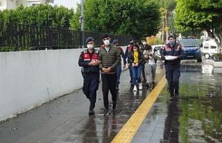 Turistlere uyuşturucu satan 3 şüpheli tutuklandı